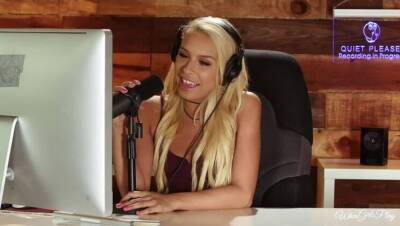 Penelope Reed - Carmen Caliente - Podcastin Pleasure - porntry.com