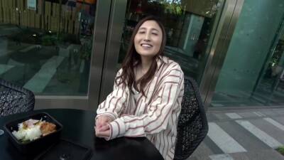 セレブ奥様が旦那の会社の前で乱れ狂っちゃう禁断性交 - txxx.com - Japan