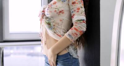 Russian young sweetheart is fingering her twat just for fun - icpvid.com - Russia