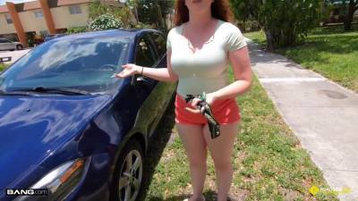 Busty Girl Doesnt Have Enough Cash So She Use Her Huge Tit - upornia.com