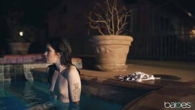 Seth Gamble - Evelyn Claire - What Neighbors Are For - veryfreeporn.com - Usa