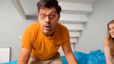 Skillful hunter manages to have awesome sex with pregnant beauty - sexu.com