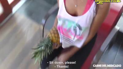 Tries On Cam Logans Banana - Logan Salamanca And Evelin Suarez - hclips.com