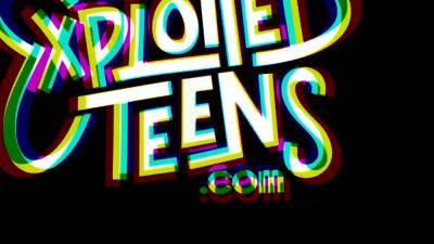 Blonde teen with a shaved pussy sucks a thick dick - nvdvid.com