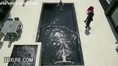 Anal Foursome Action At Th Pool Party - upornia.com