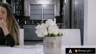 MOMMYSGIRL She Makes Her Stepdaughter Squirt Like A Fountain To Swap-Swallow Everything - txxx.com