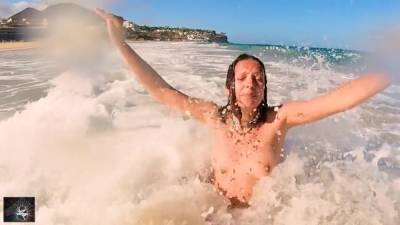 In Spiaggia Ingoio Lo Spera Del Bagnino!! Dialoghi Ita - Public Sex - hclips.com