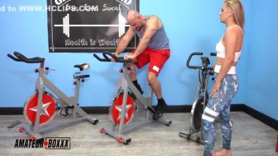 Bo Tingley - Sloan Haper Sits On J Macs Face & Makes Him Lick Her Feet - hclips.com