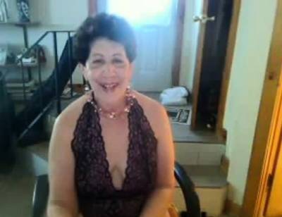 Old butt slut enjoys singing on cam - negrofloripa - icpvid.com