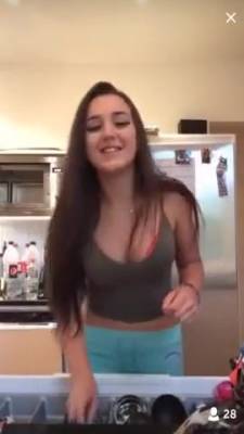 Teen In Sweatpants - hclips.com