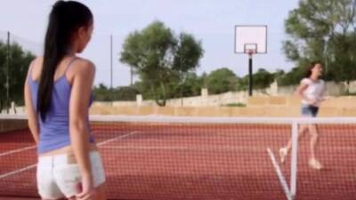 Letting Each Other Enjoy The Moment - nvdvid.com