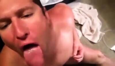 Buddy tells me to shoot all over his face - icpvid.com