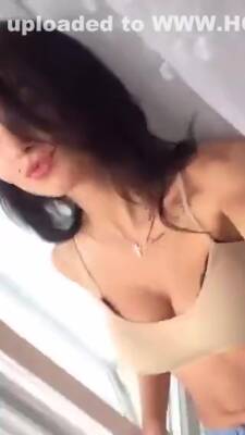 Sexy Girl In Sports Bra - hclips.com