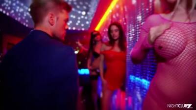 2 Go-go Dancers Go-go And Suck A Dick - upornia.com