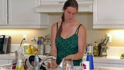 Lindsay - Kitchen Masturbation Indoor - upornia.com