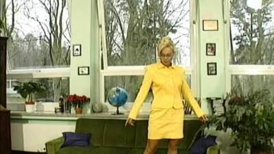 Gorgeous blondie gets DP and facialized in threesome - nvdvid.com