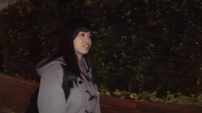 清純派美少女！19歳の美乳を晒してプロ男優の巨チンで悶絶イキ - upornia.com - Japan