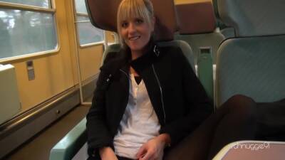 Dreiste Zugfahrt! Mitten Im Abteil Geschl - hclips.com