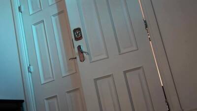 Superb babe gets muff fucked and creamed - nvdvid.com