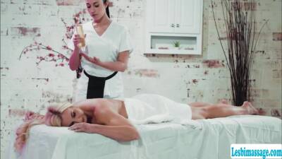 Brunette masseuse licks her milf client - fetishpapa.com