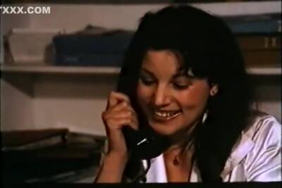 1977 - Nackt Auf Schwarzer Seide - 01 - upornia.com