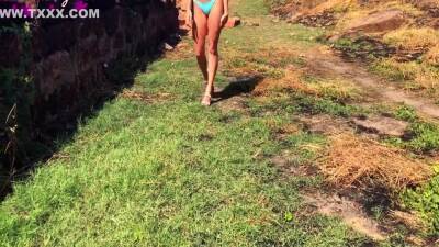 Sexy Babe Outdoor Sucking Dick And Dogging Fuck At The Resort 10 Min - upornia.com