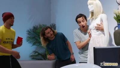 Nicolette Shea - Ricky Spanish - The Mannequin Humping Challenge - veryfreeporn.com