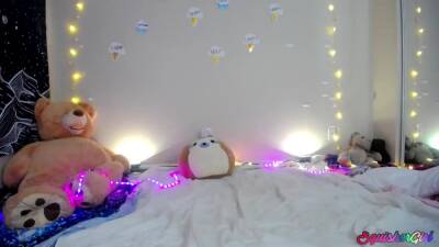 Sexy Slut Doing Deviant Stuff - hclips.com