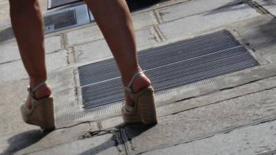 Hot mature in ysl high heels - voyeurhit.com