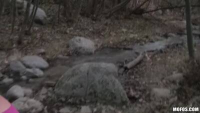 Hiking Down Her Yoga Pants - porntry.com