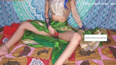 Bengali Aunty In Saree Cheating With Husband Friend - hclips.com