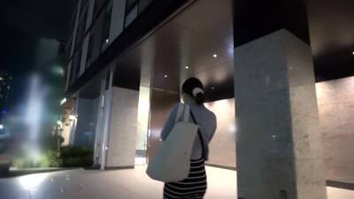 出張マッサージ師の美人JDが全裸の男性客に卑猥な施術をする - txxx.com - Japan