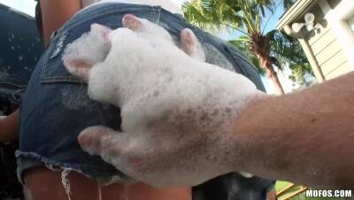 Bubbles and Butt-Fucking - porntry.com