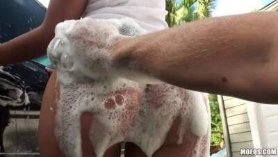 Bubbles and Butt-Fucking - porntry.com