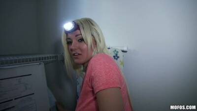 Jenna Ivory - A Brand-Spunking-New Necklace - porntry.com