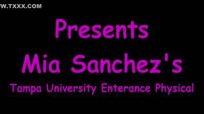 Hidden Cameras Capture College Freshman Physical - Doctor Tampa And Mia Sanchez - upornia.com - Usa