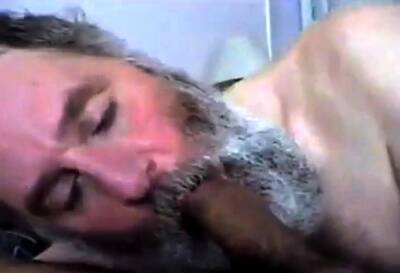 Bearded Daddy Suck and Swallow - icpvid.com