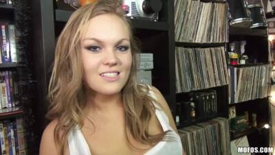 Girlfriend Lets BF Film Sex Tape - porntry.com