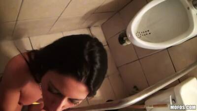 Nikki Daniels - Nikki's Bathroom Bang - porntry.com