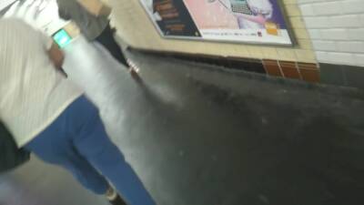 Bombshell In Hot High Heels - voyeurhit.com