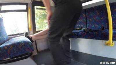 British Hottie on the Bus - porntry.com - Britain