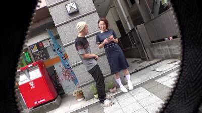 ３１歳のセレブ人妻をナンパ即ハメ旦那とはレスの欲求不満で性欲の塊 - upornia.com - Japan