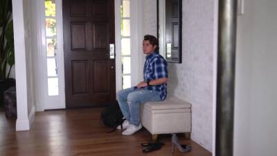 The Hottest Vixen Her Roommate Has Ever Encountered - upornia.com