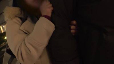 二十歳の美女をナンパして彼氏の前で寝取りセックス - upornia.com - Japan