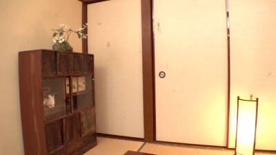 旦那に秘密で他人チ○ポに悶絶しちゃう淫乱奥様の秘密SEXｗ - upornia.com - Japan