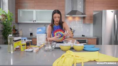 Ella Cruz - The Cookies Can Wait - upornia.com