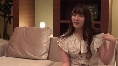 今にも服が弾けそうなバストとむっちりボリュームボディが魅力的な現役美容師1502wwww - txxx.com - Japan