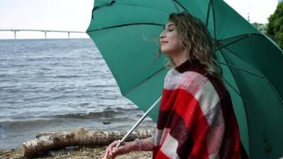 Romantic walk ends for blonde and her man with anal - nvdvid.com