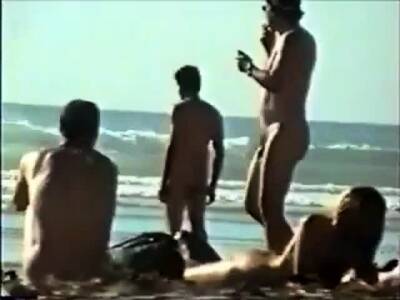 Str8 big dick on beach - nvdvid.com