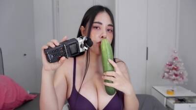 Asmr Wan - Scrathing, Tapping On My Body At Last - Cucumber Licking - hclips.com